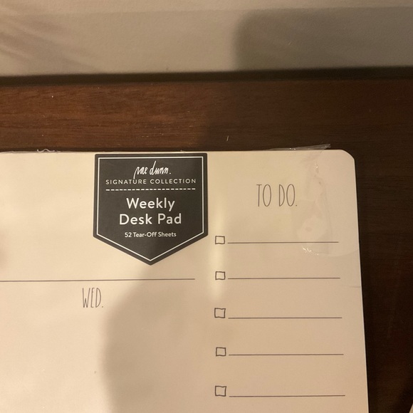 Rae Dunn WEEK AT A GLANCE Pad & Pens 🖊 - Picture 3 of 8